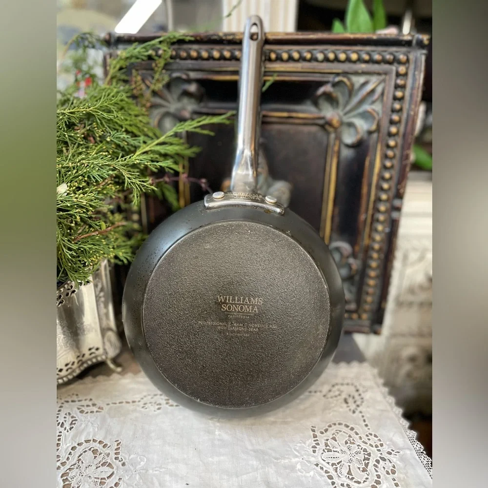 Williams Sonoma Professional Ceramic 8 inch nonstick pan diamond sear cookware
